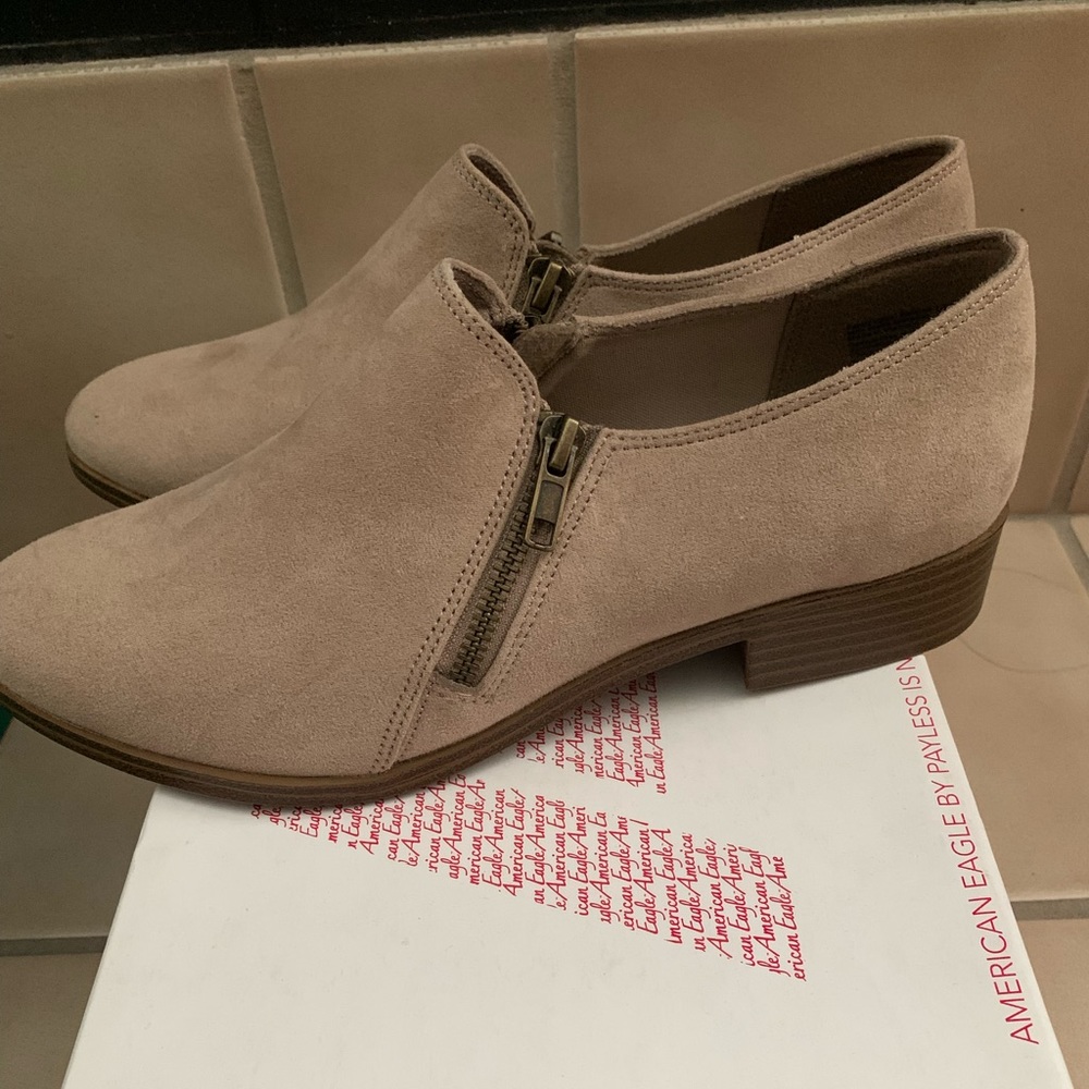 Tan casual shoes